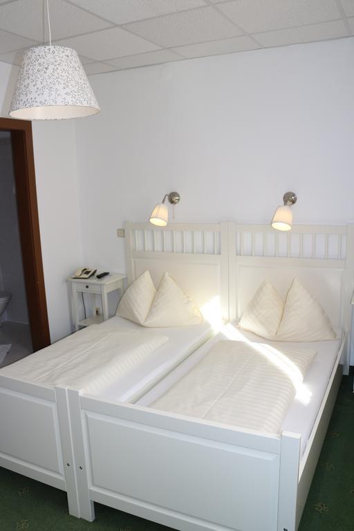 Hotel Gasthof Kasino فيلاخ الغرفة الصورة