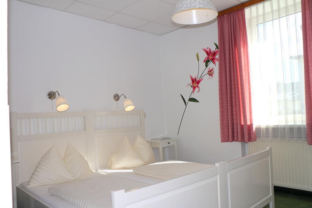 Hotel Gasthof Kasino فيلاخ الغرفة الصورة