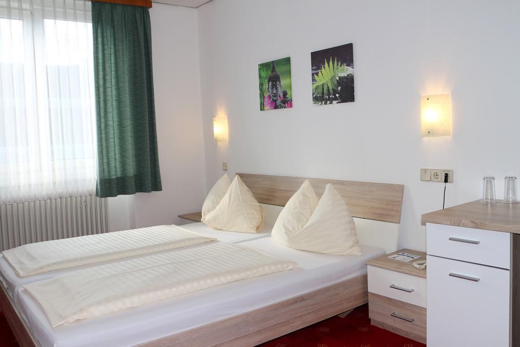 Hotel Gasthof Kasino فيلاخ الغرفة الصورة
