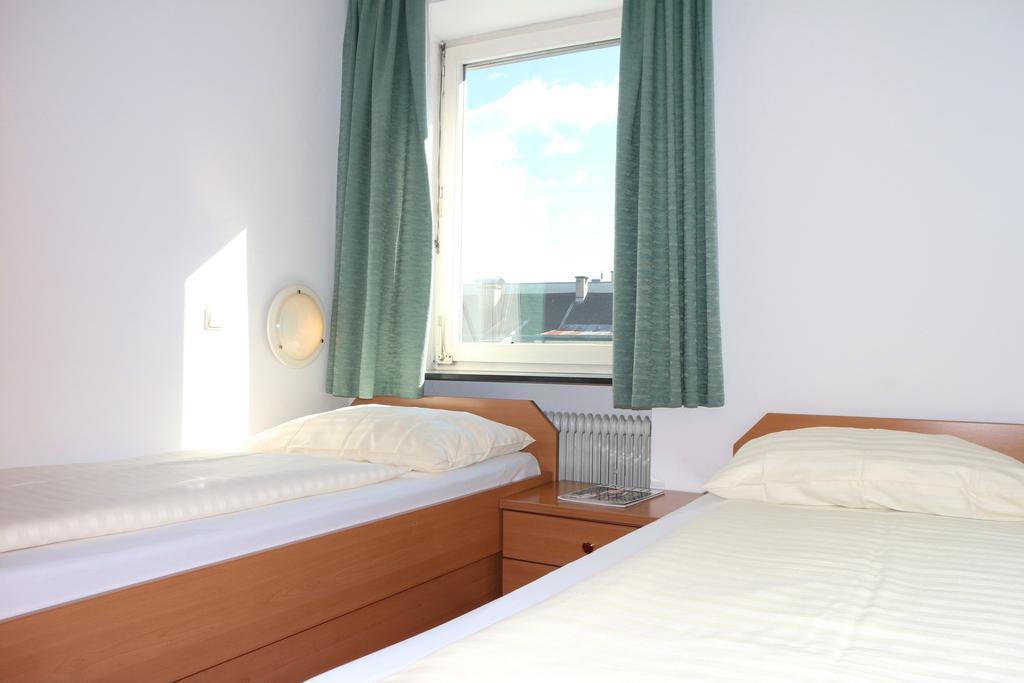 Hotel Gasthof Kasino فيلاخ الغرفة الصورة