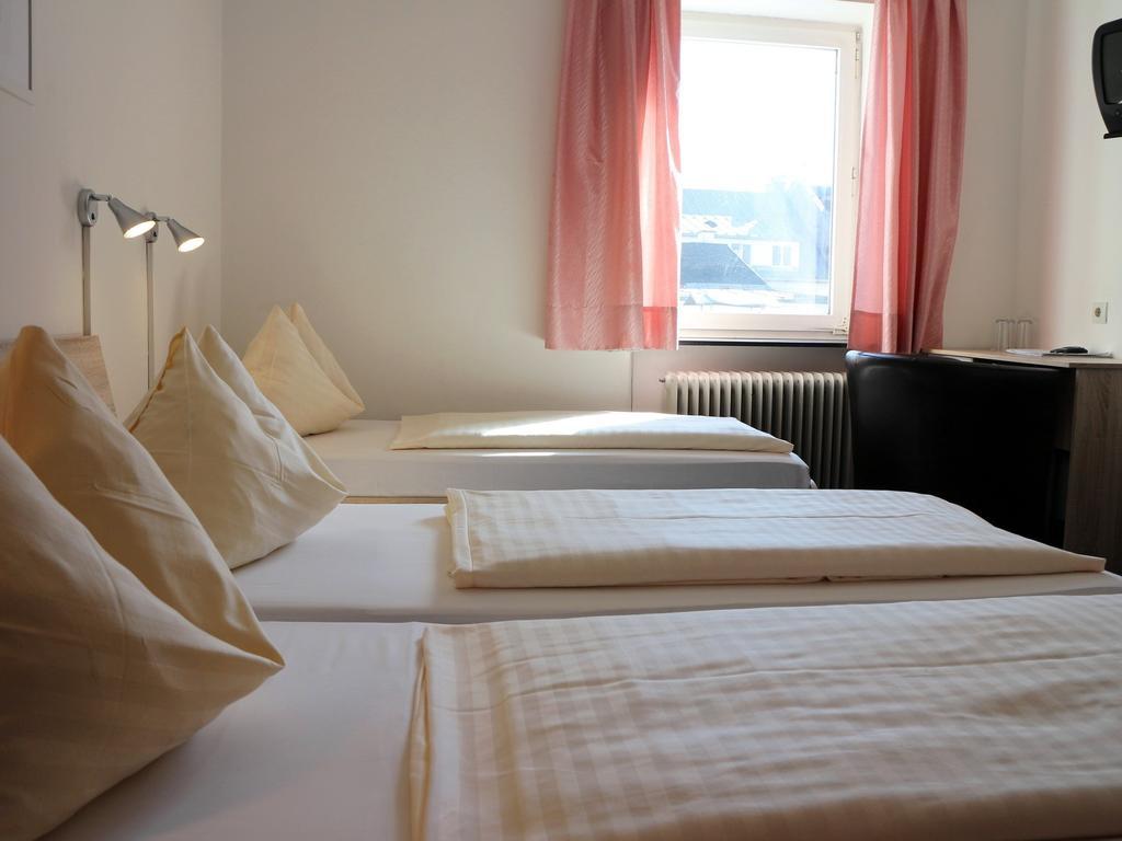 Hotel Gasthof Kasino فيلاخ الغرفة الصورة