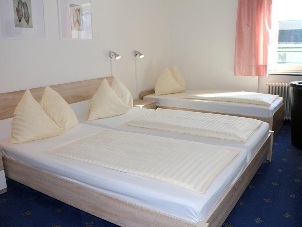 Hotel Gasthof Kasino فيلاخ الغرفة الصورة